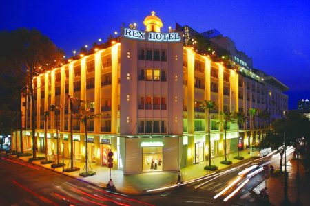 Combo 2N1Đ Khách sạn Rex Hotel Saigon 5 sao + Tour Khám Phá Sài Gòn, ăn tối trên du thuyền